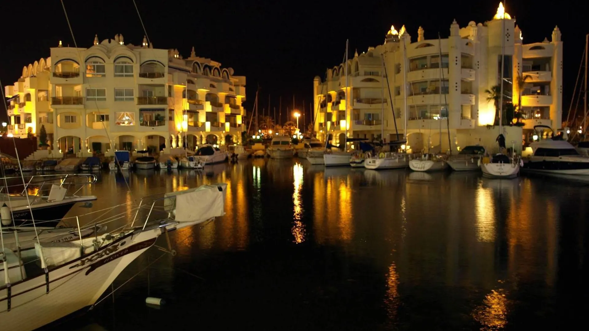 Lujoso Adosado Familiar En La Costa Del Sol Βίλα Benalmádena 0*,